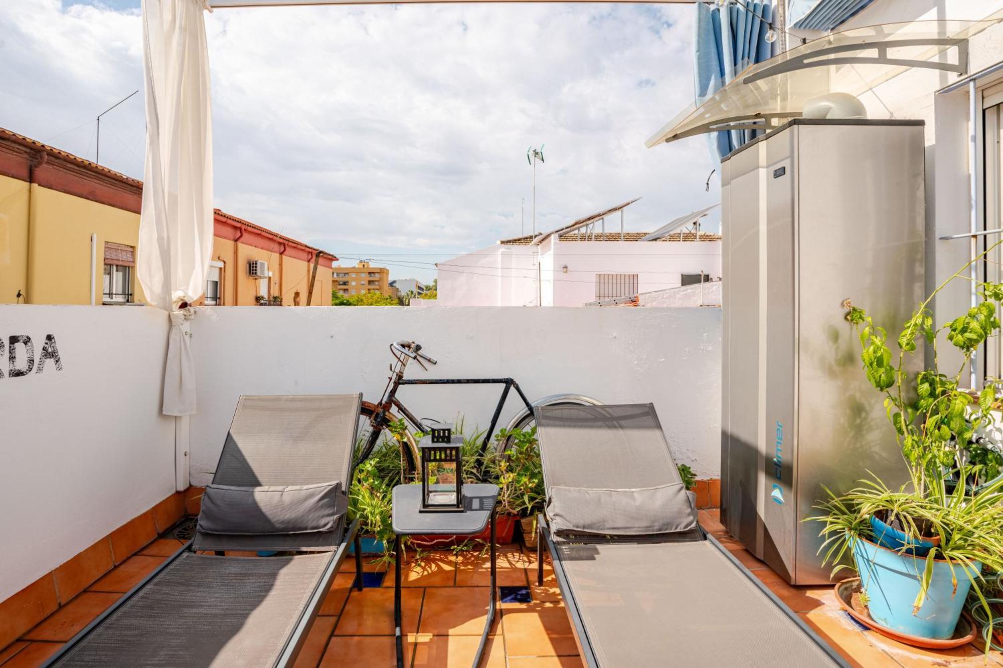 セビリアAtico La Azotea Con Terraza Privadaアパートメント エクステリア 写真