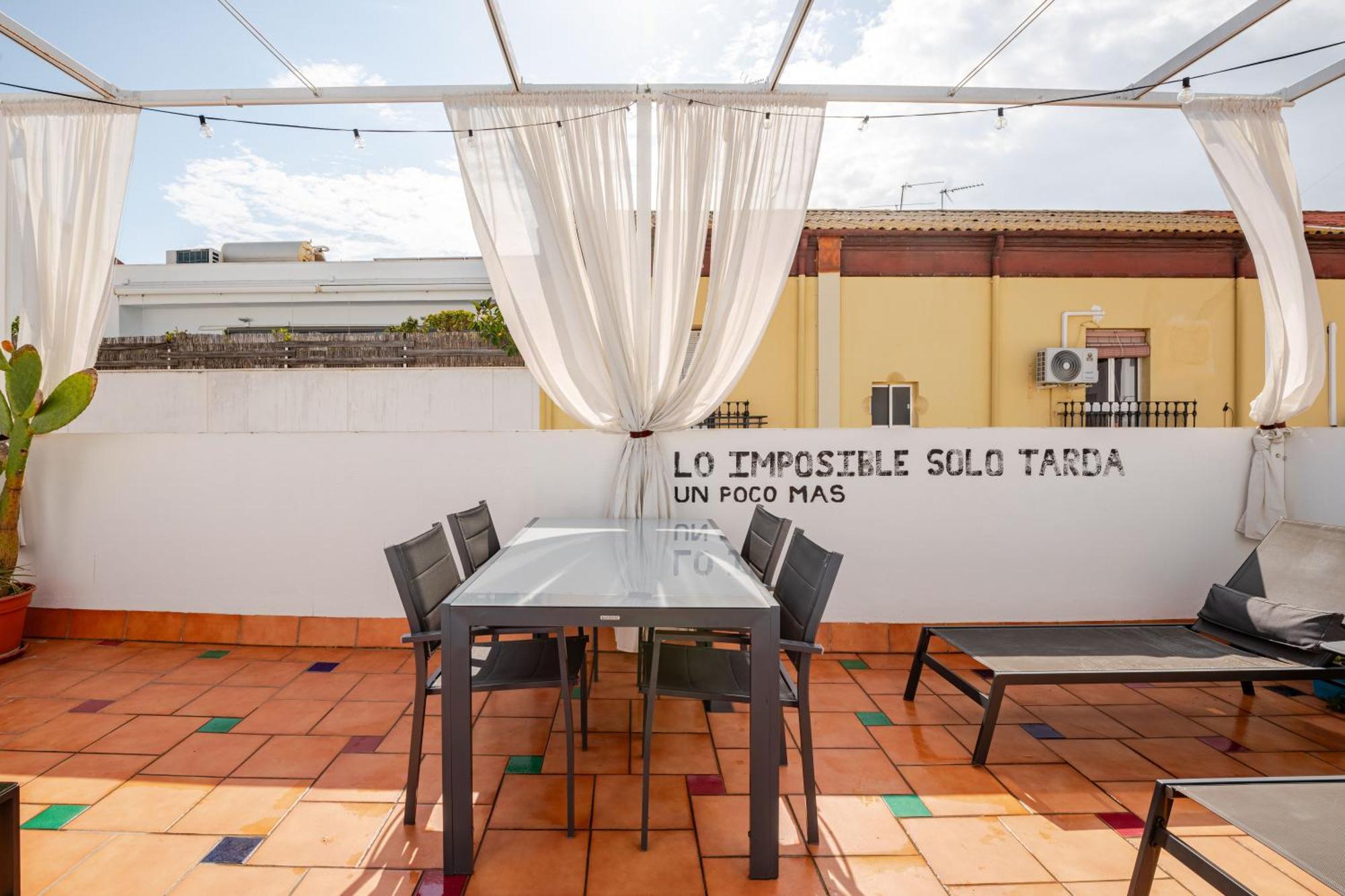 セビリアAtico La Azotea Con Terraza Privadaアパートメント エクステリア 写真